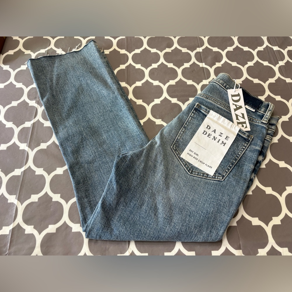 Daze Denim Shy Girl High Rise Crop Flare Just Right Whipp Jeans NWT - Picture 2 of 11